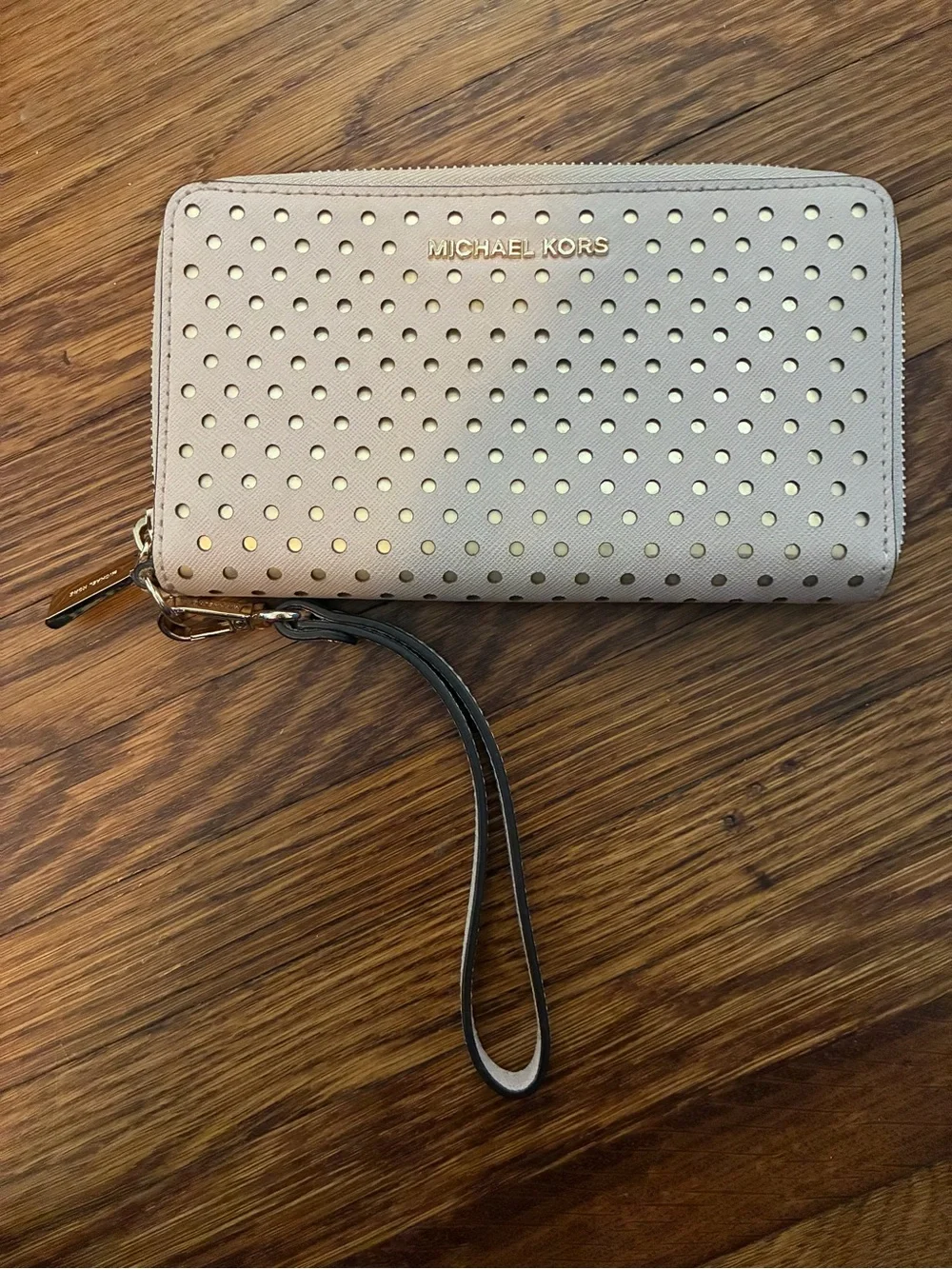 Michael Kors Jet Set Perforated Zip Wristlet Wallet - Baby Pink